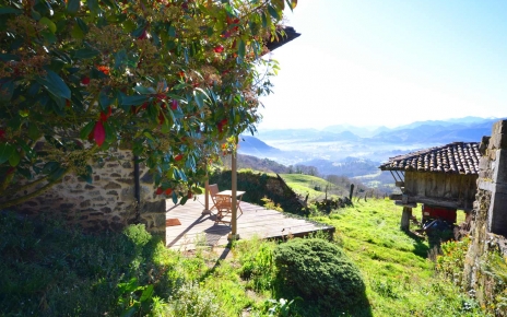 Uninterrupted views; enjoy the scenery!