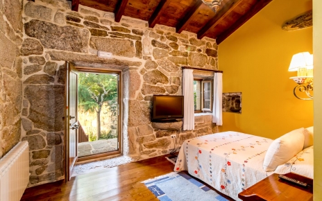 Habitación con cama doble