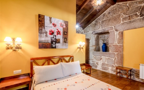 Habitación con cama doble