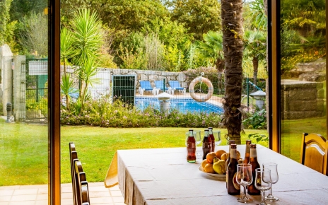 Come junto al jardín 