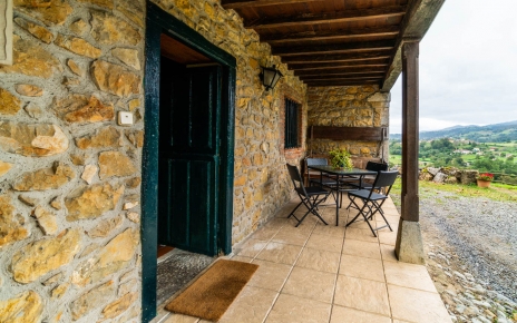 Ground floor furnished porch