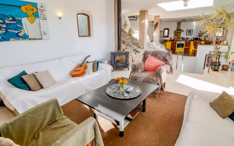 Bright large open plan areas