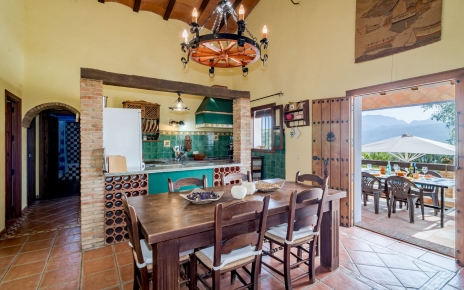 Comedor interior y exterior 