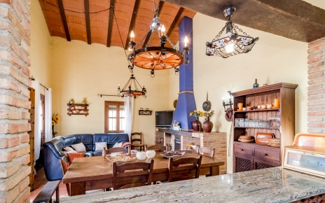 Habitación principal vista desde la barra de la cocina