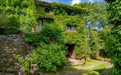 Puerta inferior a la habitación del piso inferior