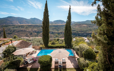 Tu villa privada justo encima del pueblo de Albunuelas