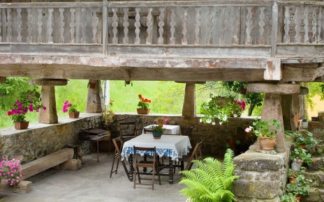 This storage building is from 2023 Spanish historic heritage