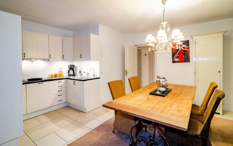 Downstairs self catering apartment