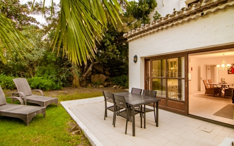 Downstairs apartment with own gardens