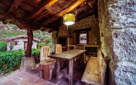 Porch / barbecue area