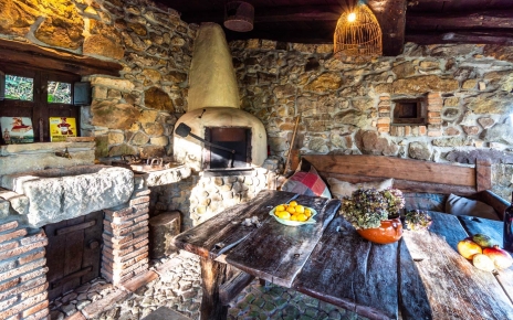 Excellent rustic barbecue area