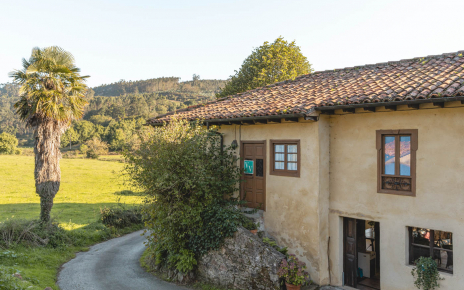 Entrance is on a quiet lane