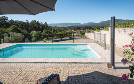Piscina privada con vistas a Portugal
