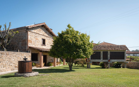 Amplias zonas de césped