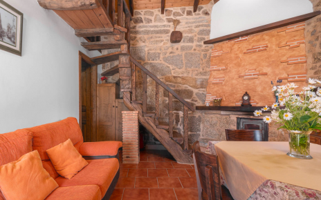 Annexe: small living / dining area