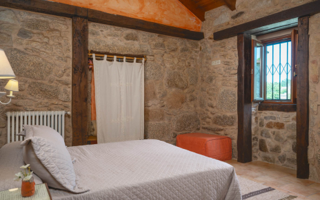 Se accede al dormitorio 1 desde la sala de estar