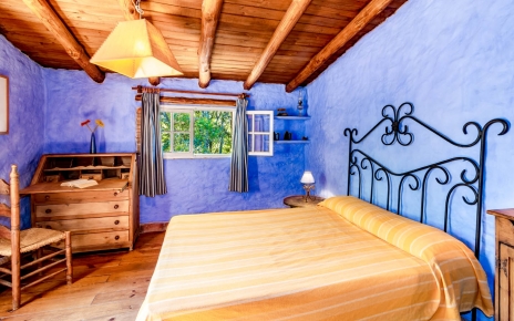 Habitación con cama doble