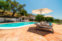 Buena piscina, jardines y hermosas vistas 