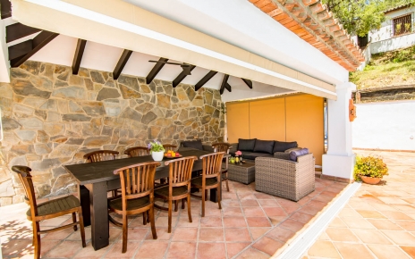 A range of options for outdoor meals