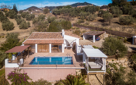 You are about 7 mins walk from small village