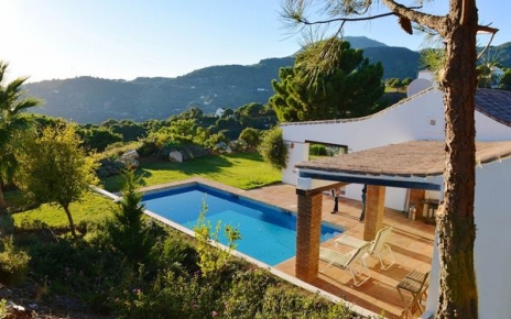 View of the porch terrace outside Bedroom 1