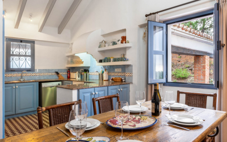 Kitchen / dining area