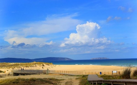 Wild unspoilt beaches are 20 minutes away