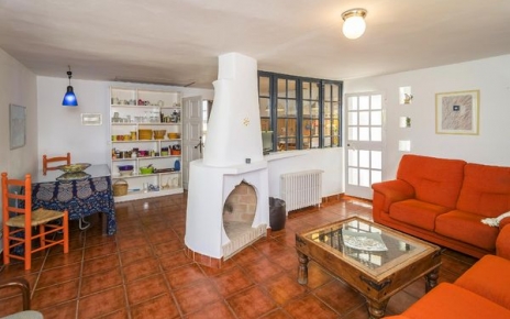 Open plan living / dining / kitchen area