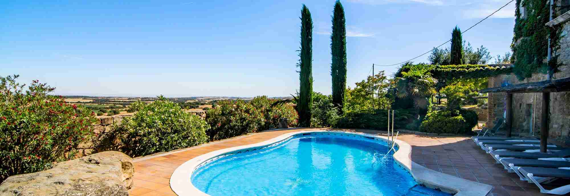 Aislada masía tradicional con gran privacidad y enormes jardines 