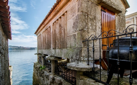 Edificios tradicionales de almacenamiento de granos a tu lado