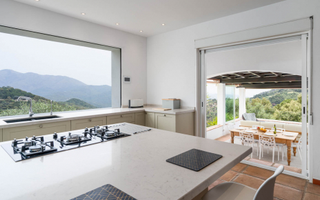 Conservatory / dining / lounge on lower level