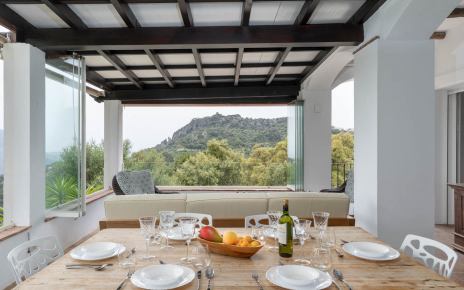 Amazing dining area with breathtaking views