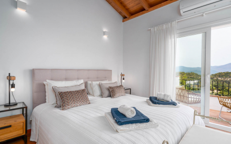 Double bedded rooom with terraces