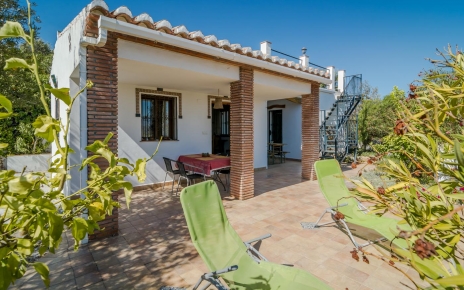 Frente de la casa / entrada principal