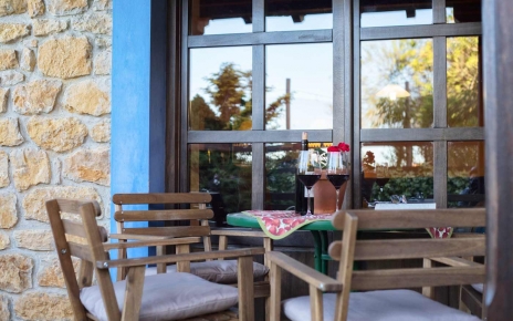 Buena privacidad al borde del pueblo