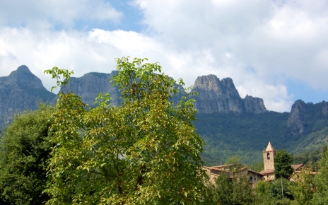 Puigsacalm summits demand challenging treks 