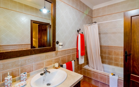 En suite facilities in master bedroom