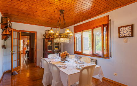 Dining room is linked to the annexe