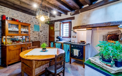 Breakfast table by kitchen