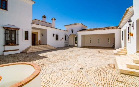 Main house and casita are opposite to each other