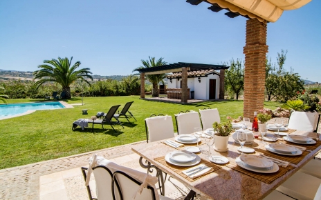 This villa is equipped with awnings