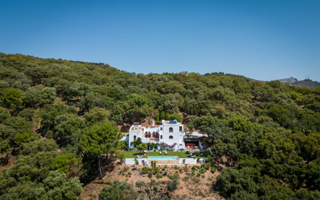 Your private villa in 26 acre of private grounds