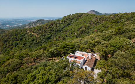 Gibraltar, the sea and Morocco as backdrop