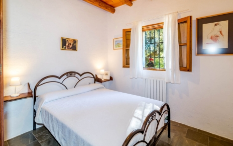 Habitación con cama doble