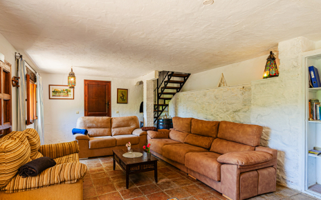 Another set of steps from living area takes you to other 2 bedrooms