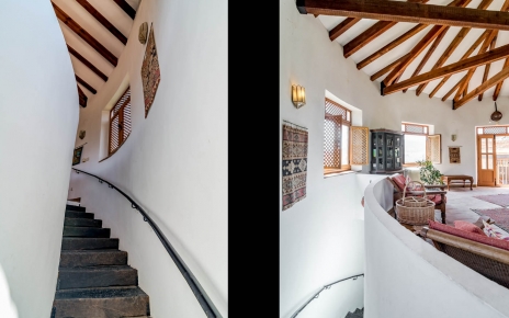 Escaleras al salón principal