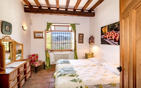 Habitación con dos camas en la planta baja