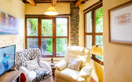 Sala de estar junto a la ventana