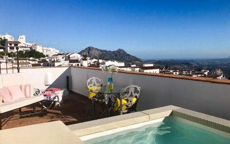 From August 2018 there is a mini pool in main terrace