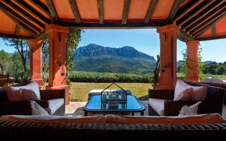 Vistas a las montañas Crestellina